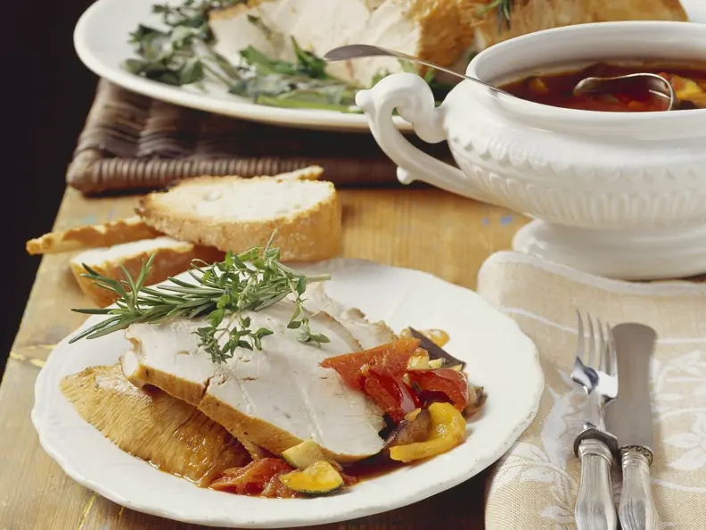 Truthahnbraten mit Gemüsesauce