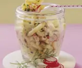 Bunter Nudelsalat mit Schinken, Radieschen und Käse