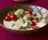 Maroni-Gnocchi mit Bergkäsesoße und Cocktailtomaten