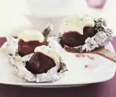 Rote-Bete aus dem Ofen mit Käse-Knoblauch-Sauce