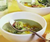 Brokkolisuppe mit Leinsamen
