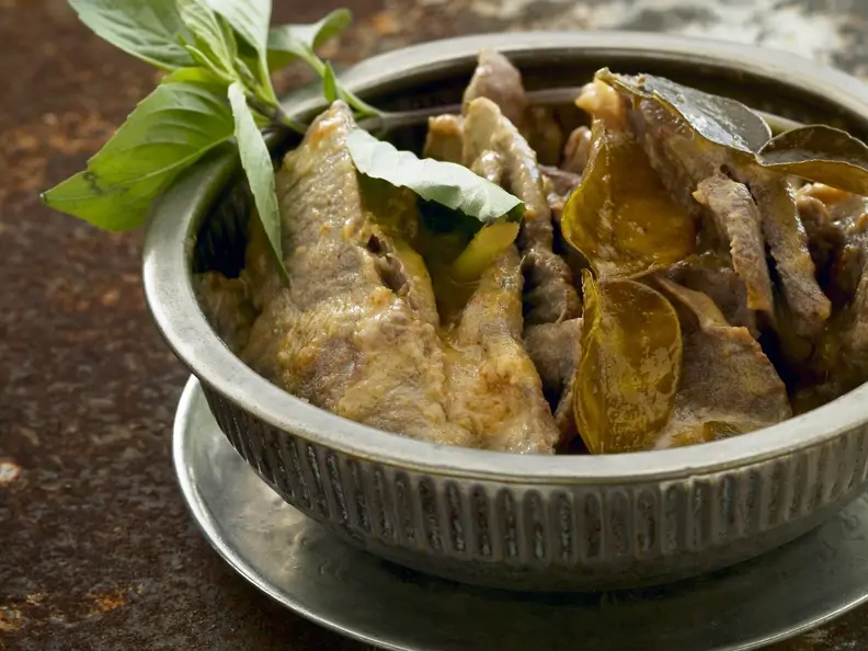 Curry mit Rindfleisch und Kaffirlimetten