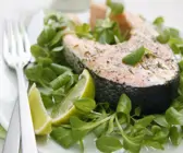 Lachssteak mit Kressesalat