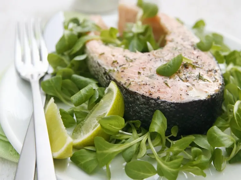 Lachssteak mit Kressesalat