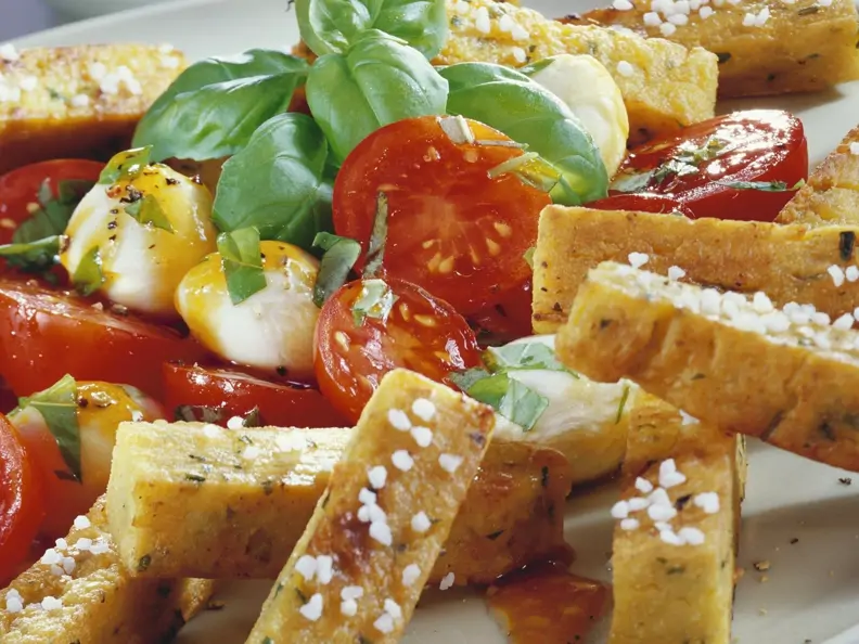 Kichererbsen-Pommes mit Tomate-Mozzarella