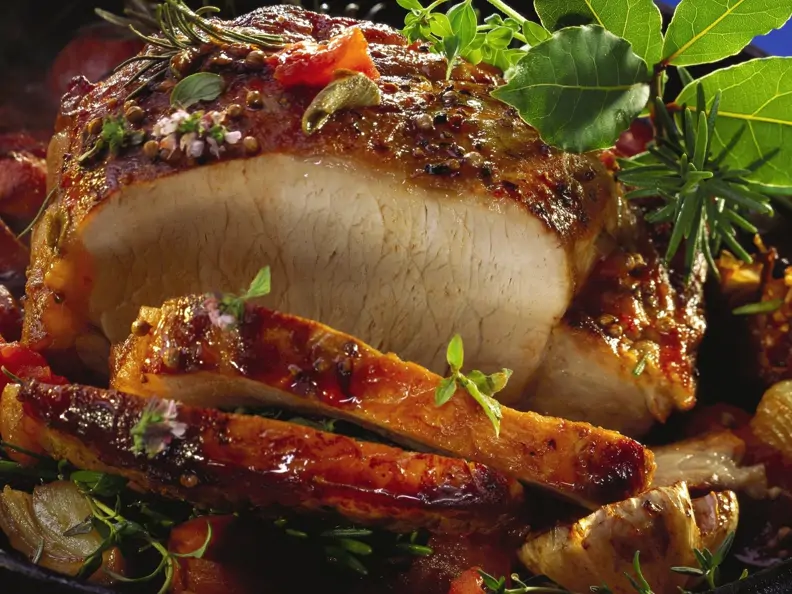 Schweinebraten mit Kräutern