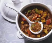 Gulasch mit Paprika und Kartoffeln