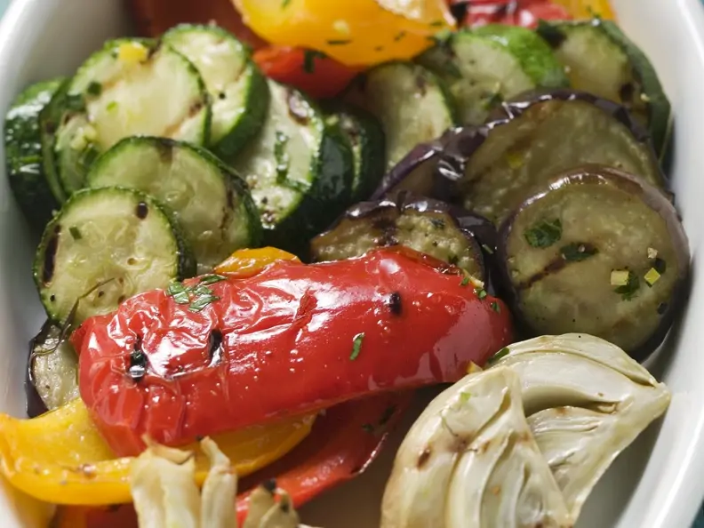 Gegrilltes Sommergemüse
