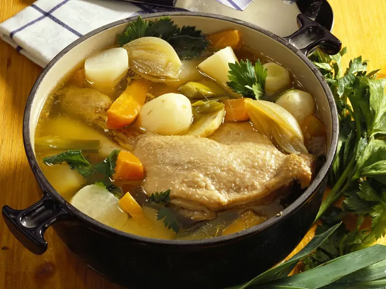 Entensuppe mit Märkischen Rüben (Teltower Rübchen)