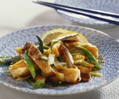 Gebratener Goldbarsch mit Austernpilze aus dem Wok