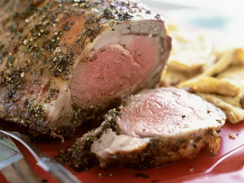 Rinderbraten im Kräutermantel