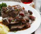 Geschmorter Rinderbraten mit Pilzen