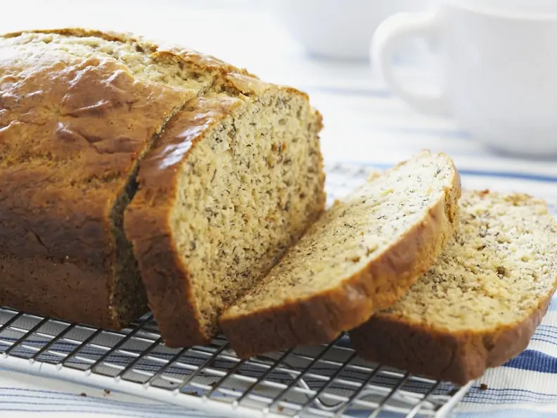 Bananenbrot mit Haselnüssen