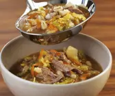 Rindersuppe mit Gemüse