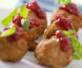 Hackbällchen mit Cranbeerymarmelade