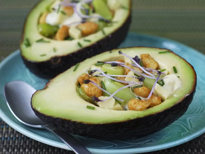 Gefüllte Avocado mit Hähnchen