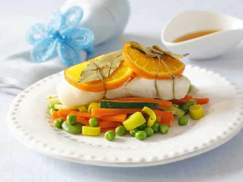 Heilbuttfilet mit Orangen und Gemüse