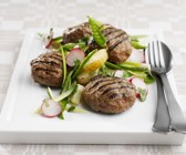 Frikadellen mit Zuckerschoten-Kartoffelsalat