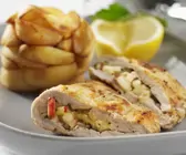 Hähnchenbrust mit Füllung und Kartoffelwedges