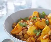 Kartoffelpfanne mit Kichererbsen und Cannellini-Bohnen