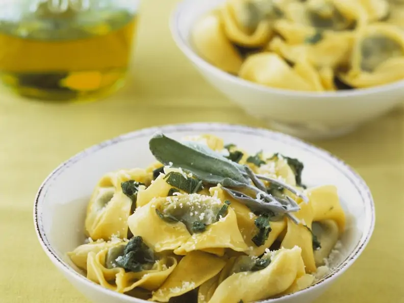 Tortellini in Salbeibutter