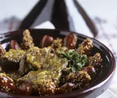 Kalbsfleisch-Tajine mit Datteln und Sesam