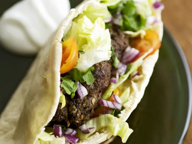 Pita mit Lammfleisch