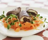 Mozzarella-Rouladen mit getrockneten Tomaten