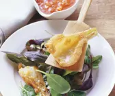 Panierter Fenchel mit Blattsalat