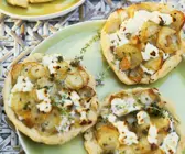 Mini-Pizzen mit Schafskäse