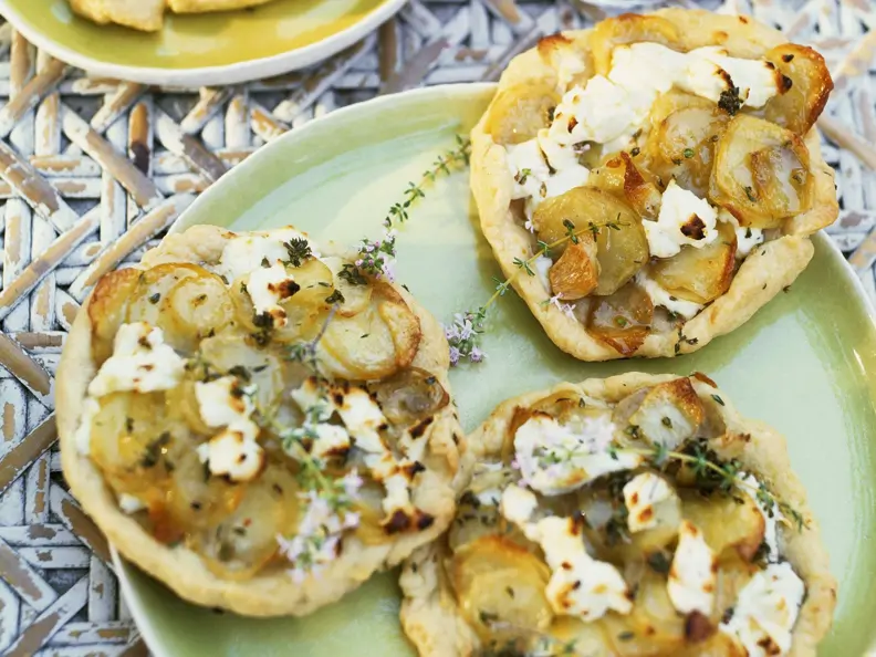 Mini-Pizzen mit Schafskäse