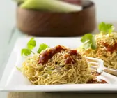 Asiatische Nudeln mit Hühnchen und Ingwer-Orangen-Soße