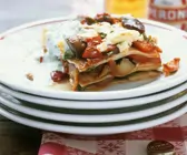 Paprika-Lasagne mit Auberginen und Ziegenfrischkäse