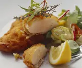 Hähnchenschnitzel mit Kartoffel-Radieschen-Salat