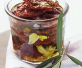 Eingelegte getrocknete Tomaten