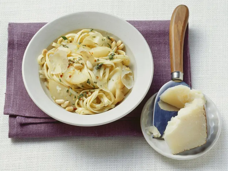 Fruchtige Pasta auf toskanische Art