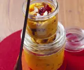 Scharfer Brotaufstrich aus Kürbis und Cranberries