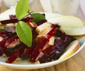 Rote Bete mit Meerrettichschaum