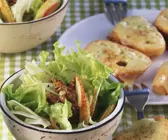 Eichblatsalat mit Birnen, Fenchel und Walnuss