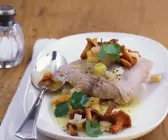 Wallerfilet mit Pfifferling-Kartoffel-Soße