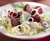 Matjeshering mit Roter Bete und Kartoffelpüree