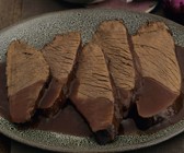 Hirschbraten mit Mohnklößen und Feigen-Rotkraut