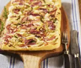 Flammkuchen mit Zwiebeln