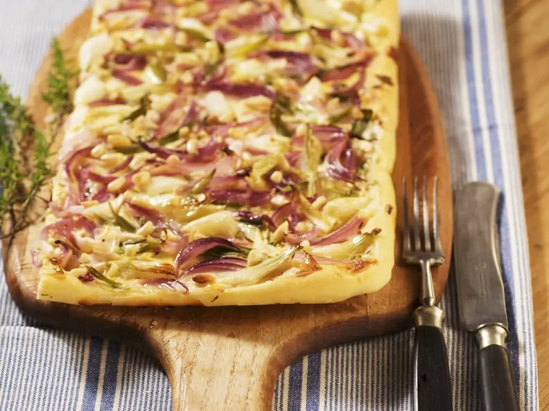 Flammkuchen mit Zwiebeln