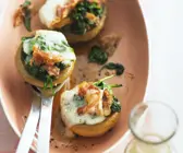 Portabel-Champignons mit Speck und Spinat