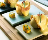 Gebratene Käsekartoffeln mit Kürbiswürfel