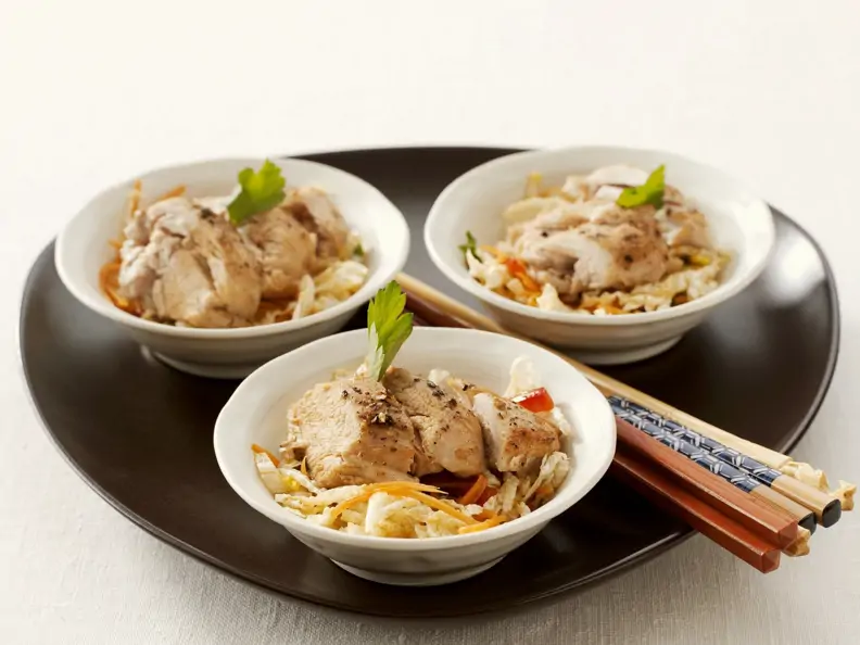 Kohlsalat mit Korianderhähnchenbrust