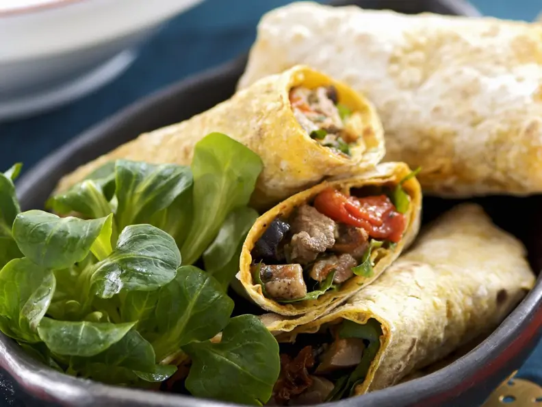Scharfe Wraps mit Lamm und Paprika