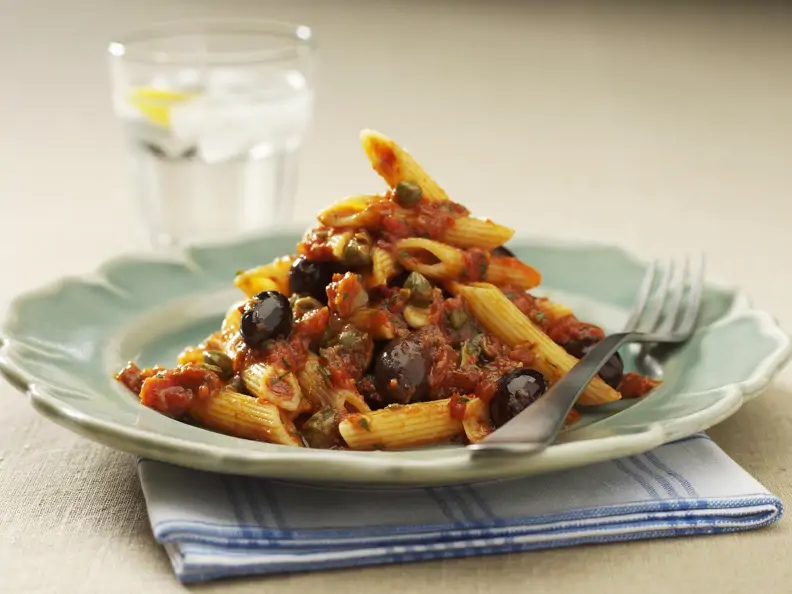 Pasta mit würziger Tomatensoße