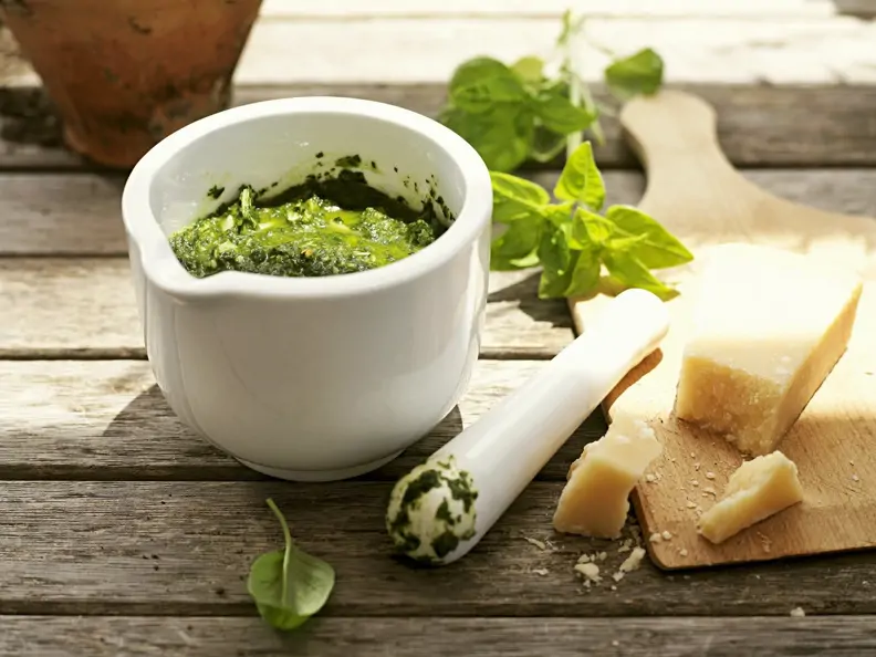 Grünes Pesto